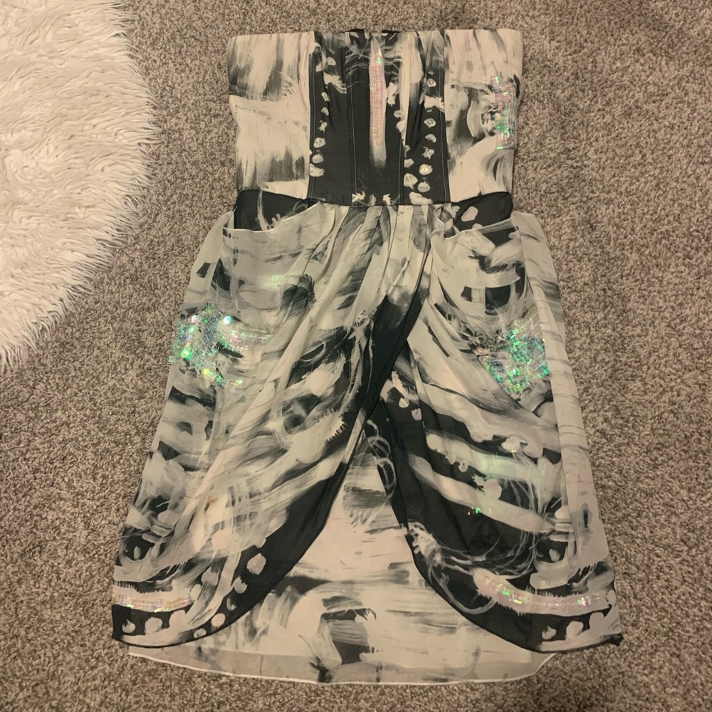 Alice + Olivia Monochrome Strapless Mini Dress
